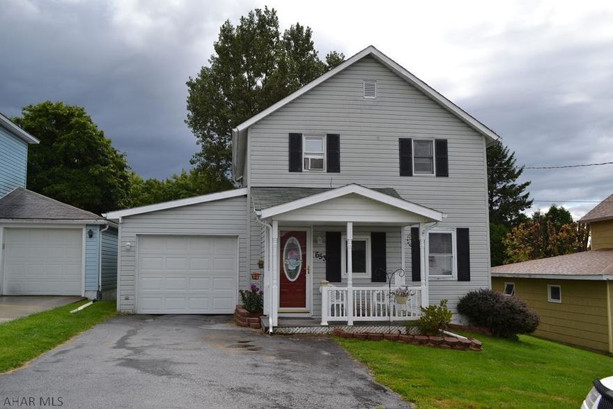 This is a nice move in ready home in a quiet neighborhood in Colver. Convenient forst floor half bath and laundry. Large kitchen and living room for family time and a deck and yard for summer gatherings around the fire pit. Don't miss it!