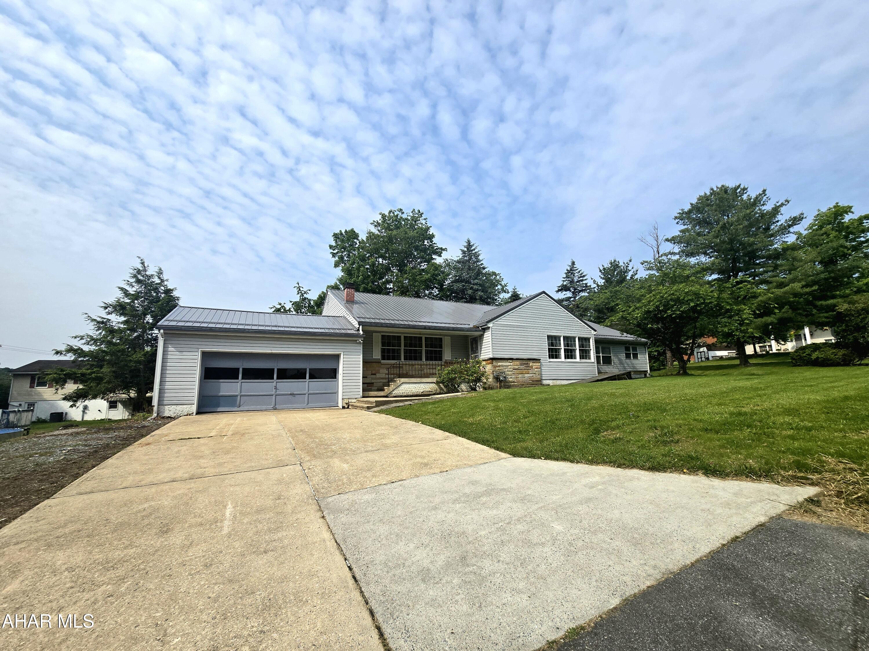 Holiday Manor - Residential