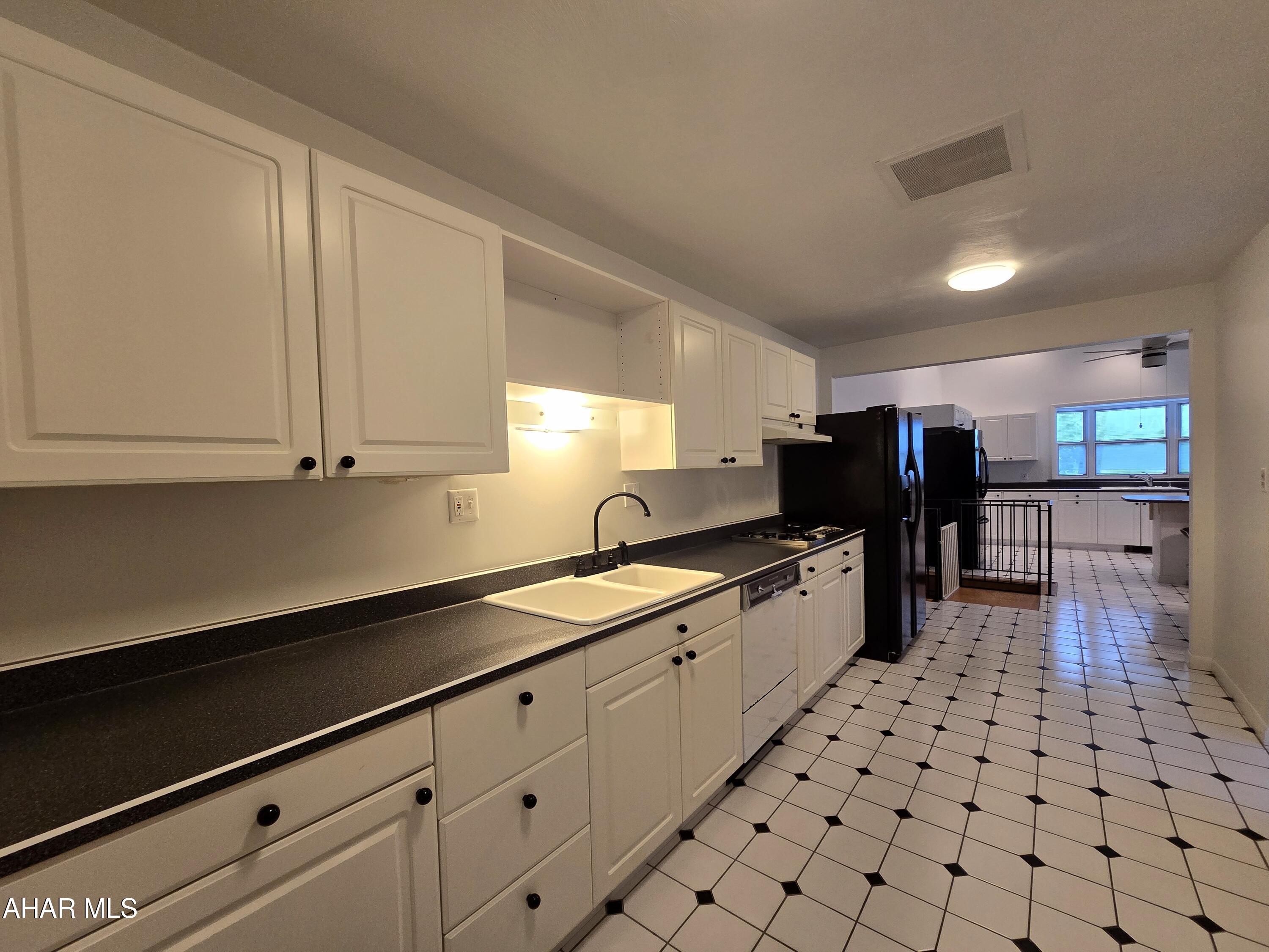 Holiday Manor - Residential