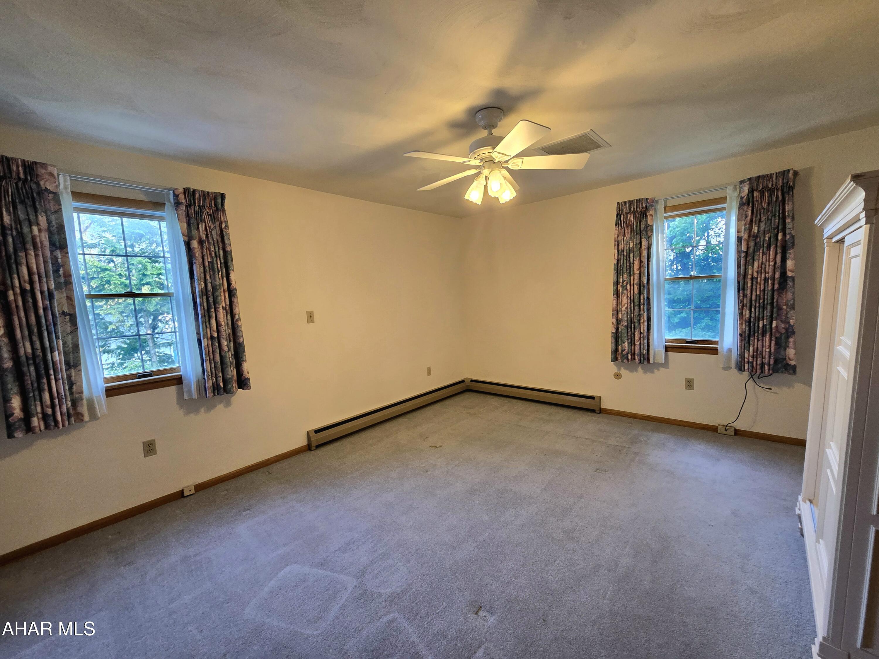 Holiday Manor - Residential