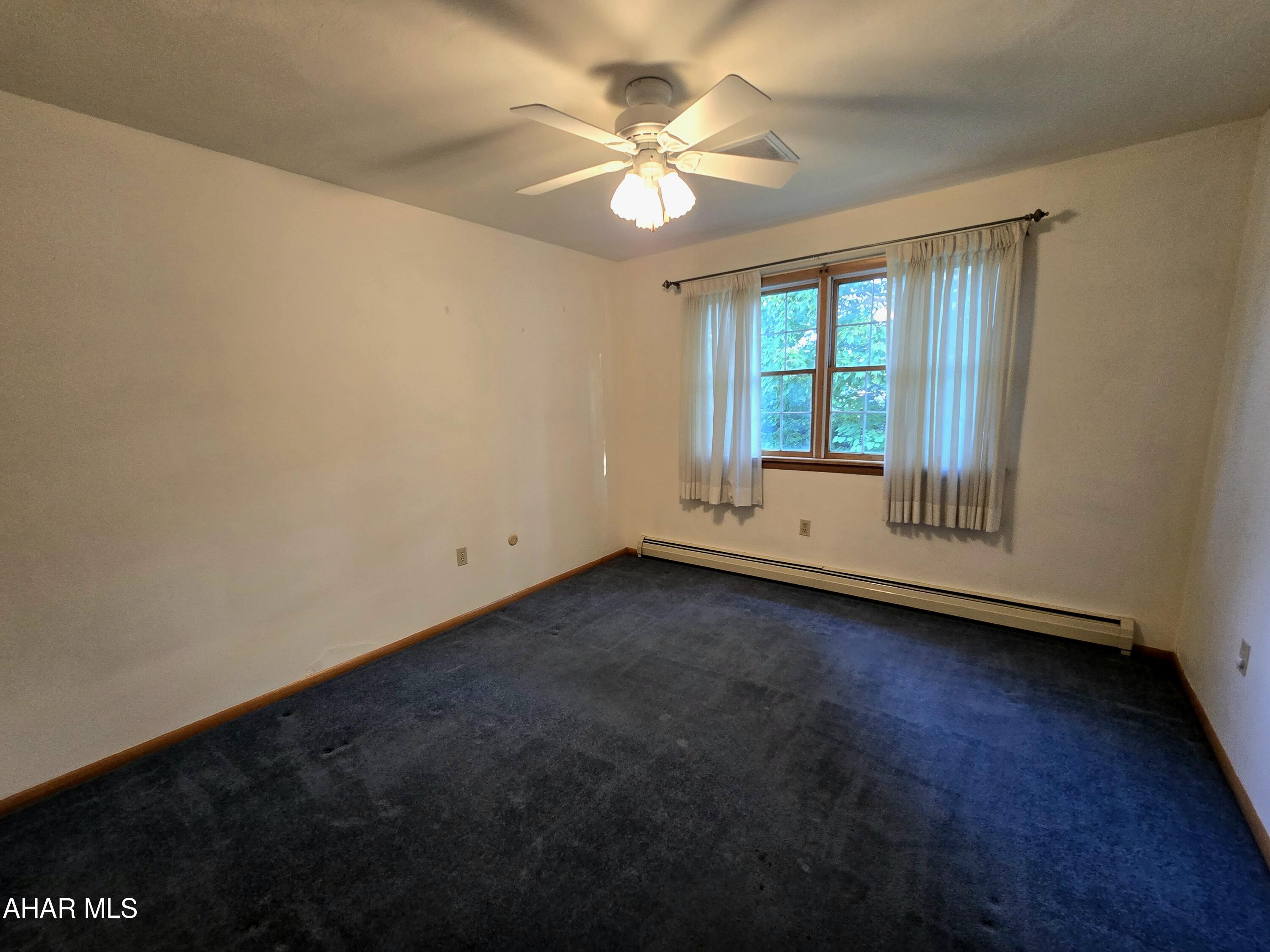 Holiday Manor - Residential