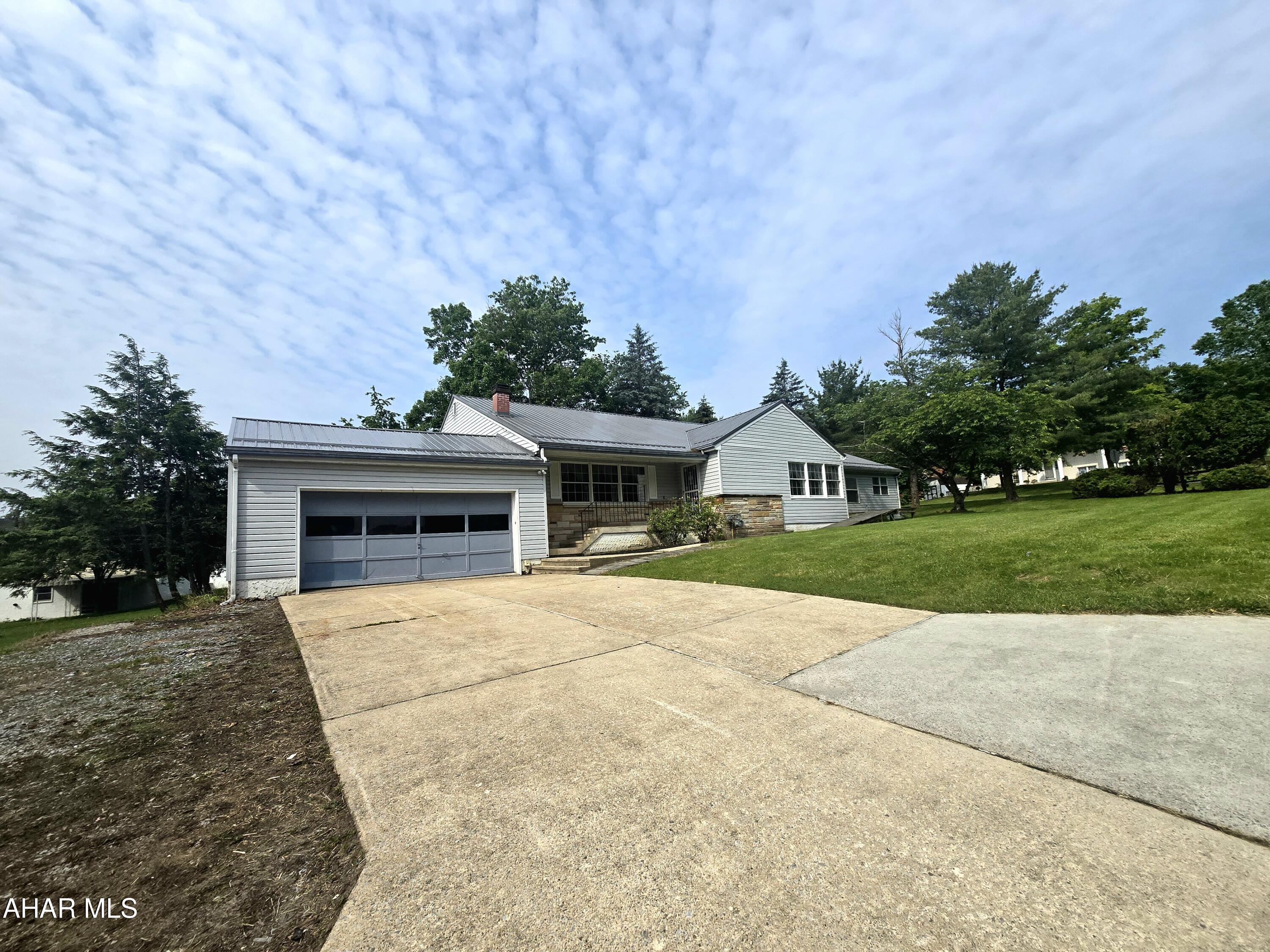 Holiday Manor - Residential