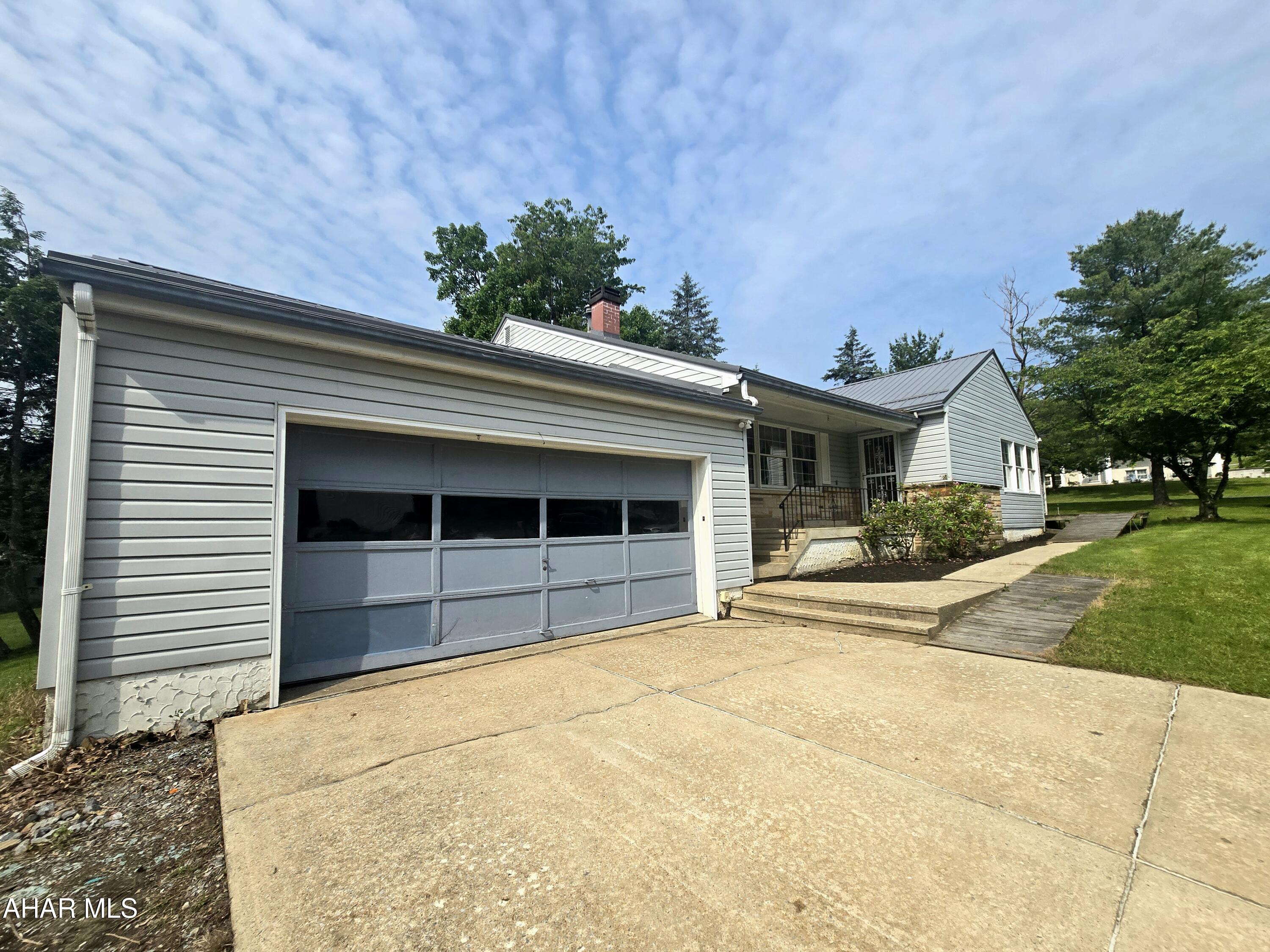 Holiday Manor - Residential