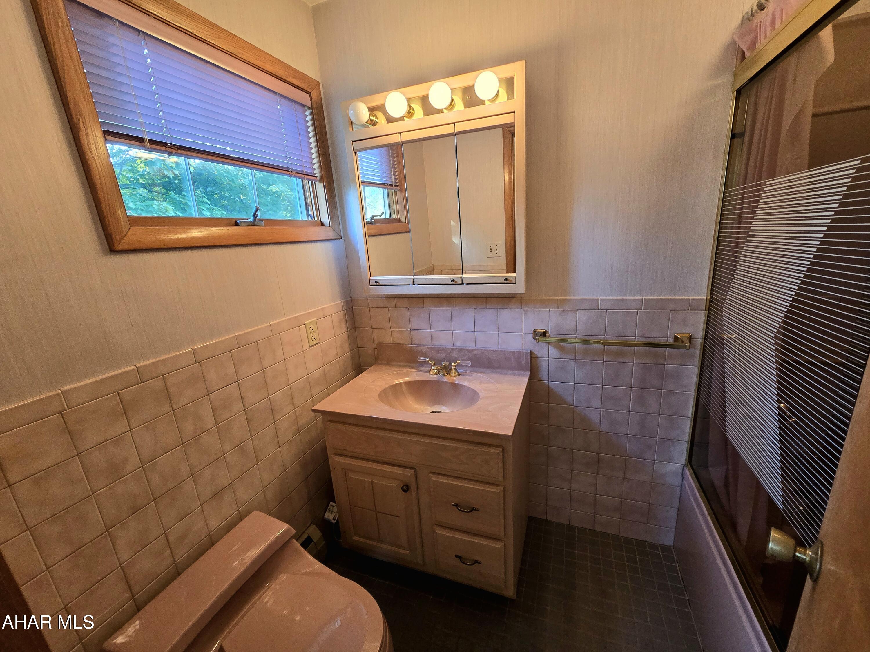 Holiday Manor - Residential