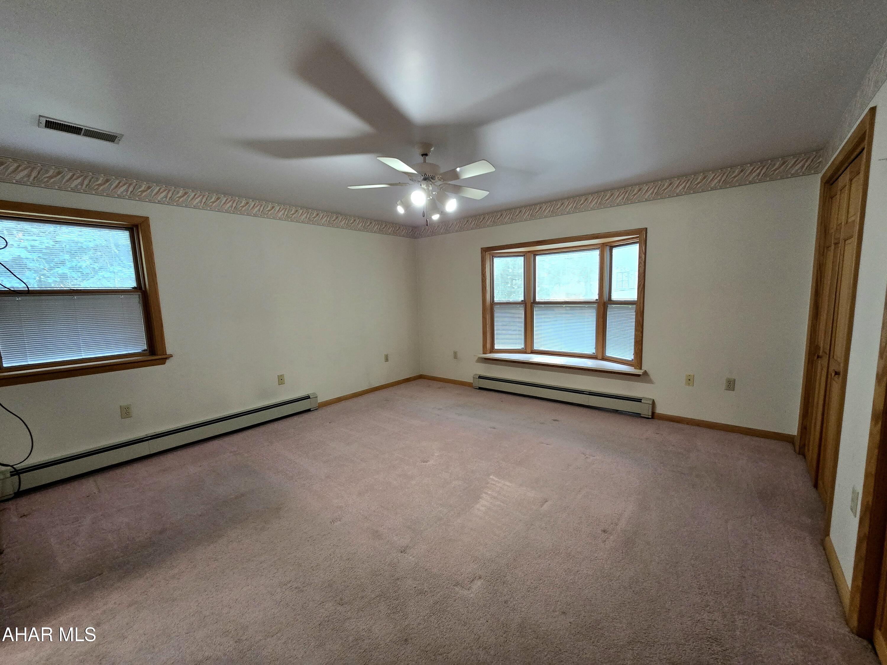 Holiday Manor - Residential