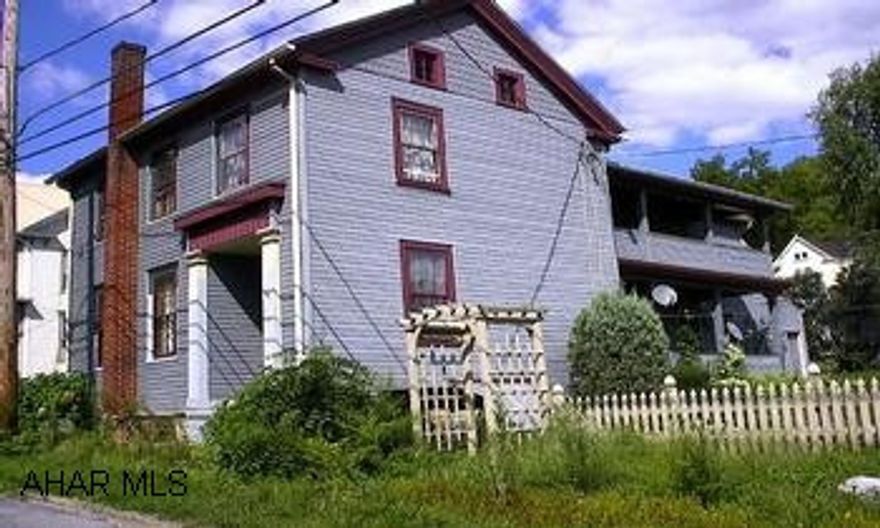 HISTORIC 3-4 BR WITH MUCH CHARM. 2 CURVED STAIRCASES, UPPER & LOWER PORCH, UPDATED ELECTRIC, FIREPLACE. CALL DARLA 934-4663. GREAT POTENTIAL! COULD BE DUPLEX. HISTORIC HOME WITH CHARM. LARGE ROOMS, 2 CURVED STAIRCASES. POND IN YARD. NEEDS SOME WORK. NEAR JUNIATA COLLEGE. DARLA4HOMES@AOL.COM OR 934-4663.