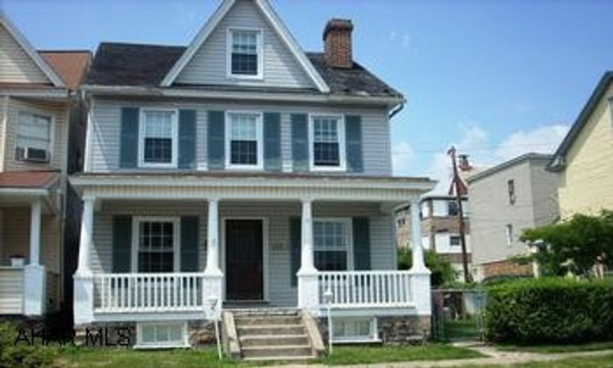 NICELY KEPT 2.5 STORY VINYL HOME.THREE BEDROOM. MODERN BATH.  COVERED PATIO. FENCED YARD.  2 CAR GARAGE.  DOUBLE LOT 50X120. GREAT OPPORTUNITY. 2.5 STORY HOME, 3 BEDROOM, 1 BATH, FIREPLACE, UPDATED BATH, GARAGE. UPDATED MECHANICS. COVERED PATIO. FENCED YARD.