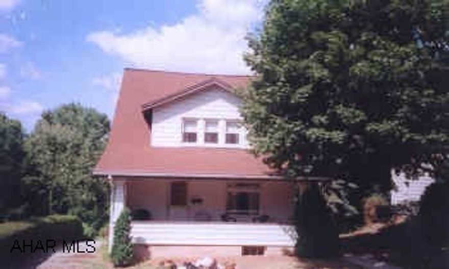 2 STORY, 3 BEDROOM WITH NEW KITCHEN & BATH. NEWER WINDOWS, ROOF, AND CENTRAL AIR. REAR LOT INCLUDED WITH BASKETBALL COURT.