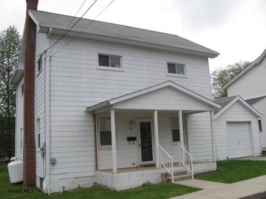 Very clean & affordable. Nice big rooms, new carpeting, laundry on first floor