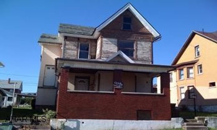 Handy man Special. Duplex- close to PSU Altoona. Lots of house for the price. Handy man Special. Duplex- close to PSU Altoona. Lots of house for the price.