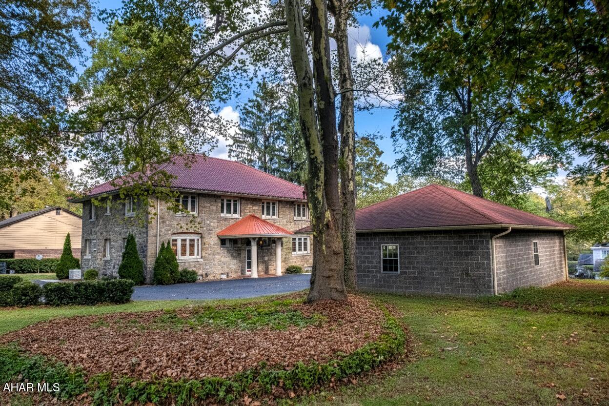 Baker Mansion - Residential