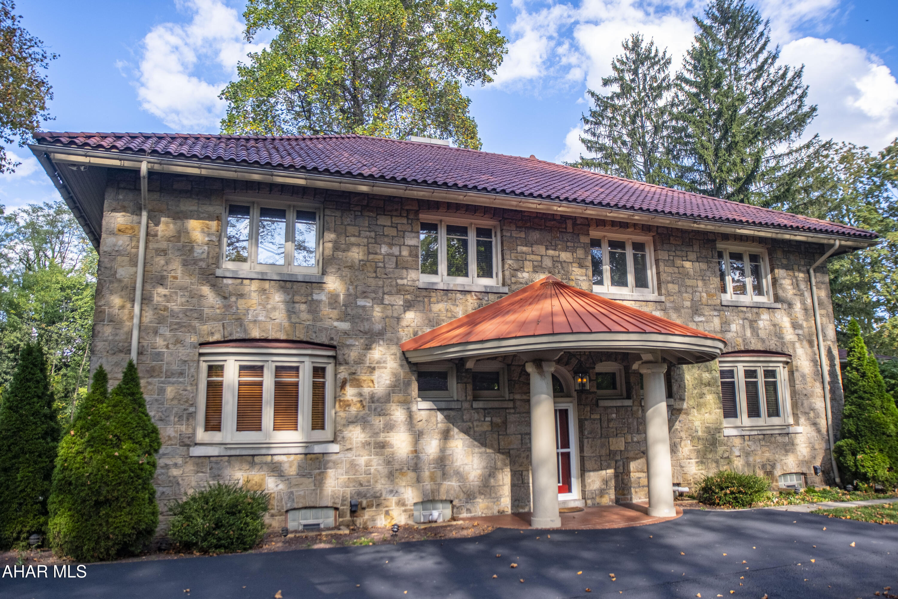 Baker Mansion - Residential