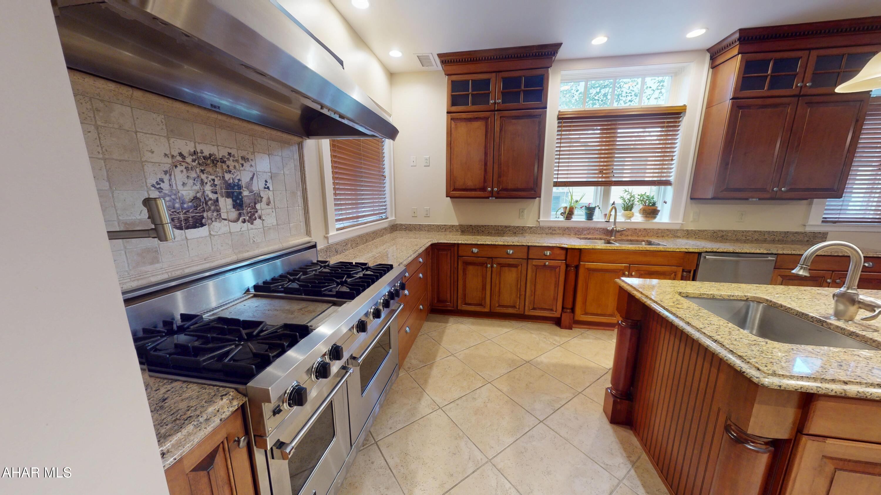 Baker Mansion - Residential