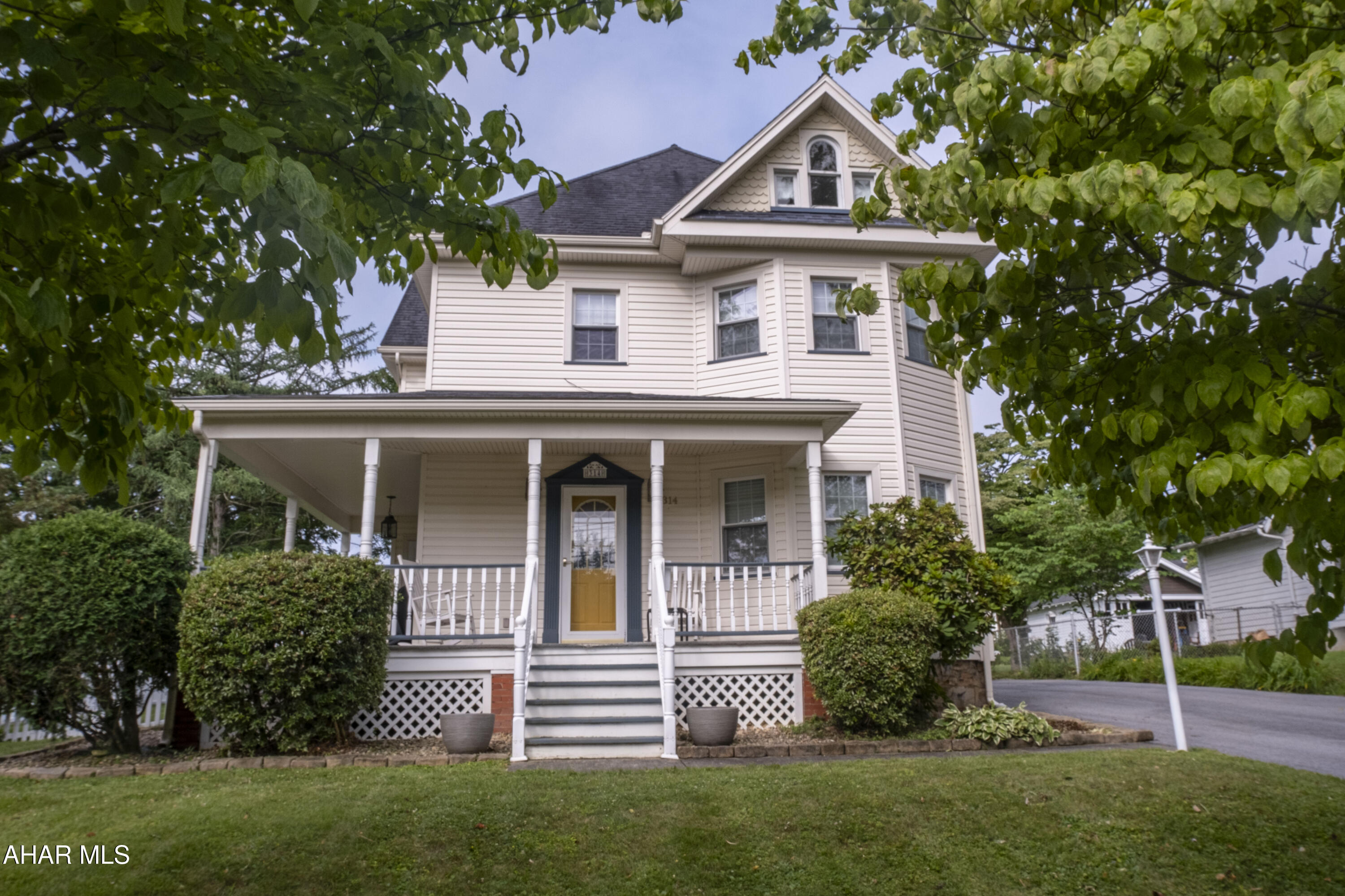 Llyswen - Residential