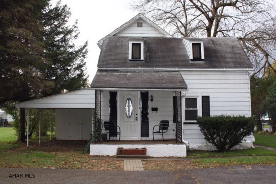 Cute and Cozy.  This property offers a Cozy Atmosphere, quiet at the  end of the street, sit and listen to the water flow, has a large yard for play or entertainment.