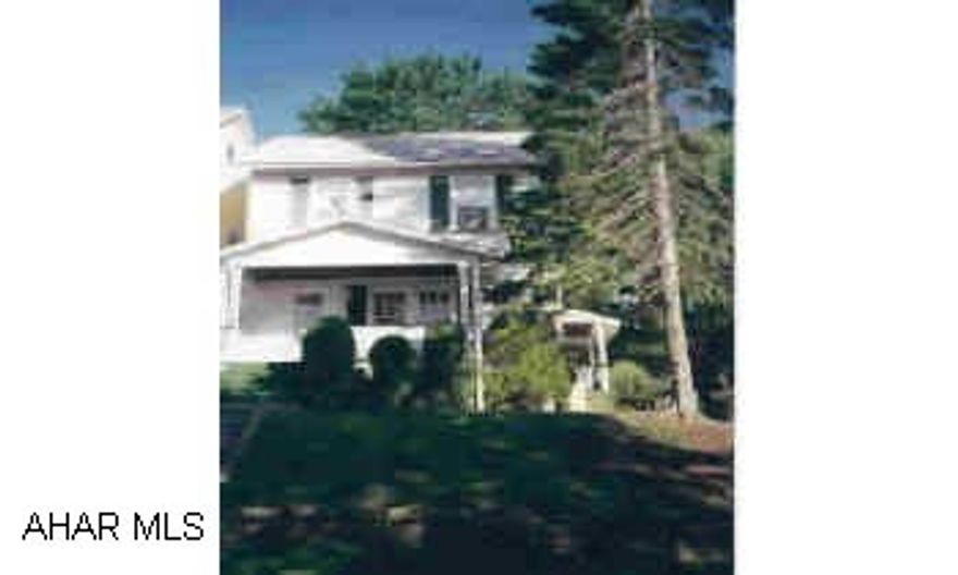 Great neighborhood. Very nice home. Family room in basement. Priced to sell. Great neighborhood. Very nice home. Family room in basement. Priced to sell.