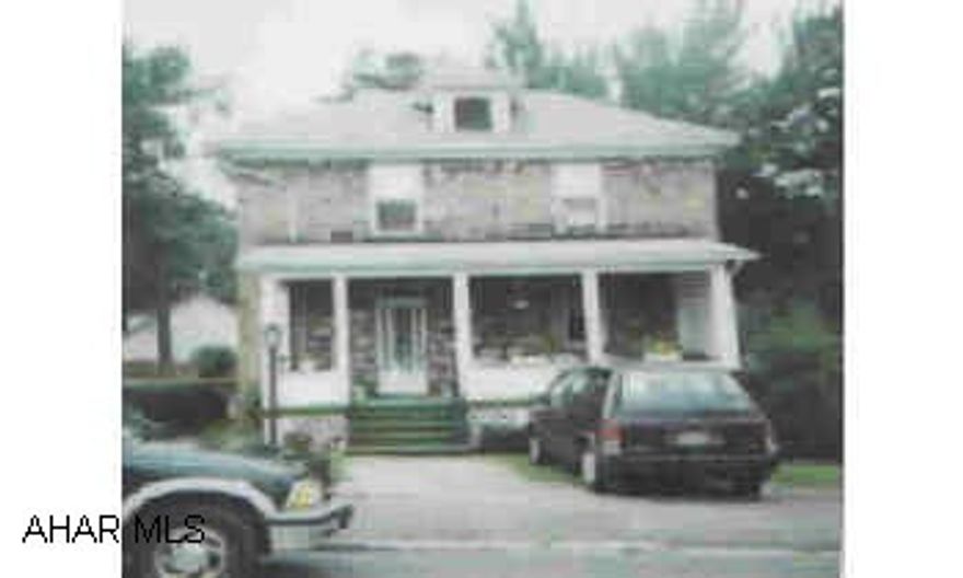 Quaint 3BR stone home & garage. Newer roof, walking distance to schools & down town. All appointments thur Nancy, (water purifier remains and all appliances & drapes). NOTE: 2 cats - Do Not Leave Out. Quaint 3BR stone home & garage. Newer roof, walking distance to schools & down town. All appointments thur Nancy, (water purifier remains and all appliances & drapes). NOTE: 2 cats - Do Not Leave Out.