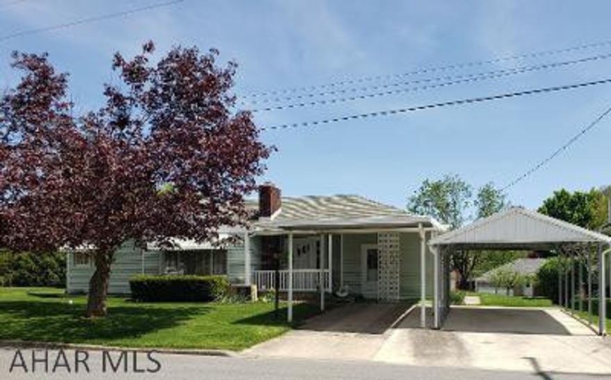 Beautiful 1-story vinyl-sided 2-bedroom 1 2/3-bath home with newer Kitchen & Bath, refinished hardwood floors, main level Family Room & laundry + double carport on .26 Acre lot. Appliances & washer & dryer included. J-587