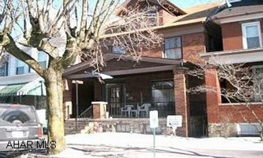 BEAUTIFUL 2 1/2 STORY BRICK HOME-LARGE ROOMS WITH FINISHED HEATED ATTIC. 709 CRAWFORD AVE-2 1/2 STORY! ALL BRICK HOME-4 BEDROOMS-WITH HEATED ATTIC AND GREAT STORAGE AREA IN BASEMENT.