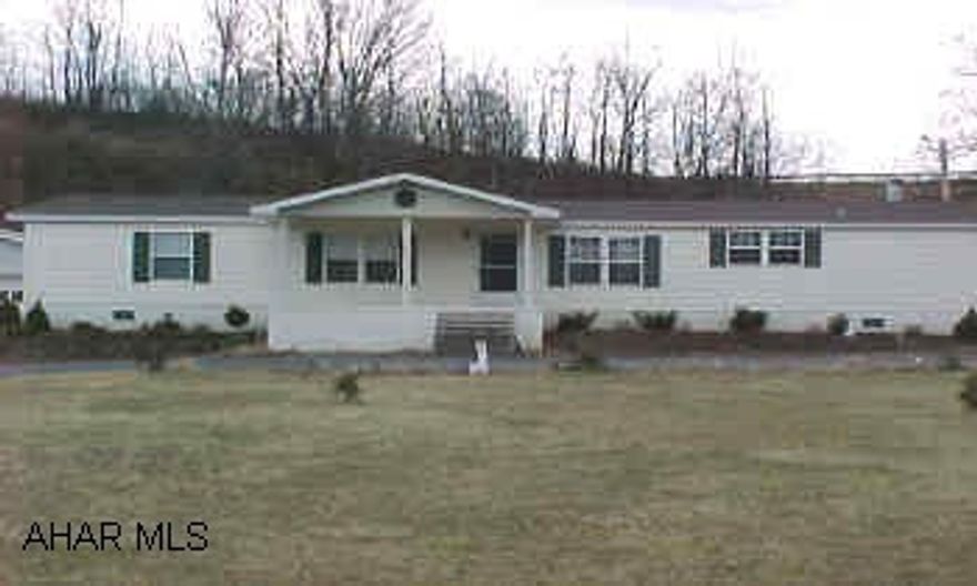 Immaculate home with terrific kit. & F.R. with fireplace, above ground pool. On large lot Immaculate home w/ terrific kit. & F.R. w/ fireplace, above ground pool. On large lotSeller to pay $1000 towards closing costs.