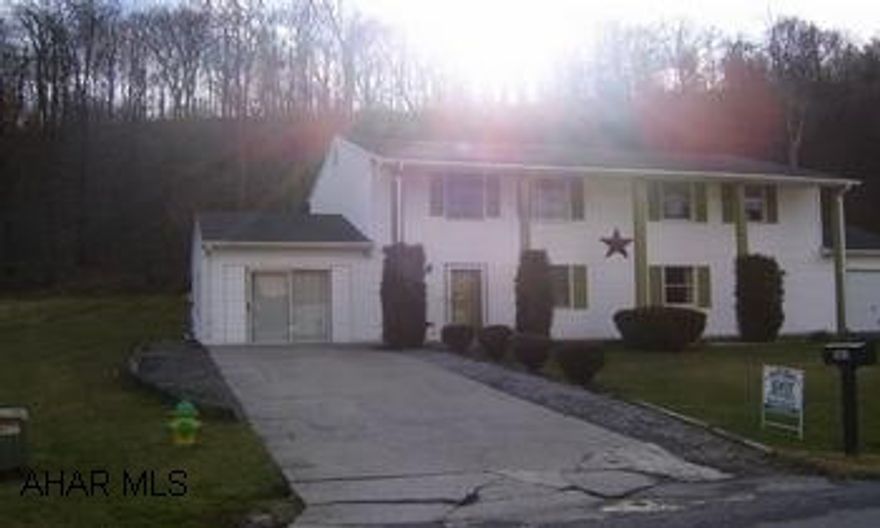 Solid 1/2 double in Eldorado Springs. 3 bedrooms, 1.75 baths, covered patio, family room with 3/4 bath on main floor. Private back yard.