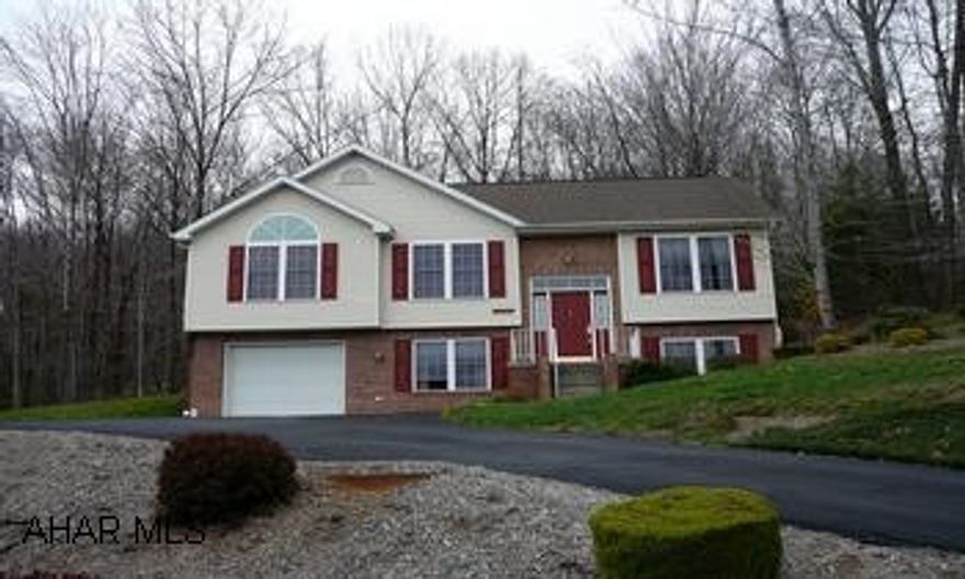 BI-LEVEL ON 1.097 ACRES.  10 YEAR OLD, LIKE NEW.  OAK KITCHEN. LOGAN TWP. BI-LEVEL ON 1.97 ACRES IN BEVERLY HILLS.  GREAT VIEW.  3BR WITH 1.5BA, LIKE NEW.  FAMILY ROOM.  SEE MIKE MCCAULLEY.