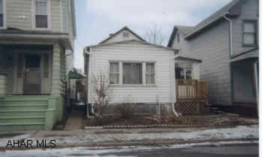 2 BEDROOM BUNGALOW WITH NEW FURNACE, NEW CARPET, ALL REMODELED, OFF STREET PARKING, CONVENIENT LOCATION.