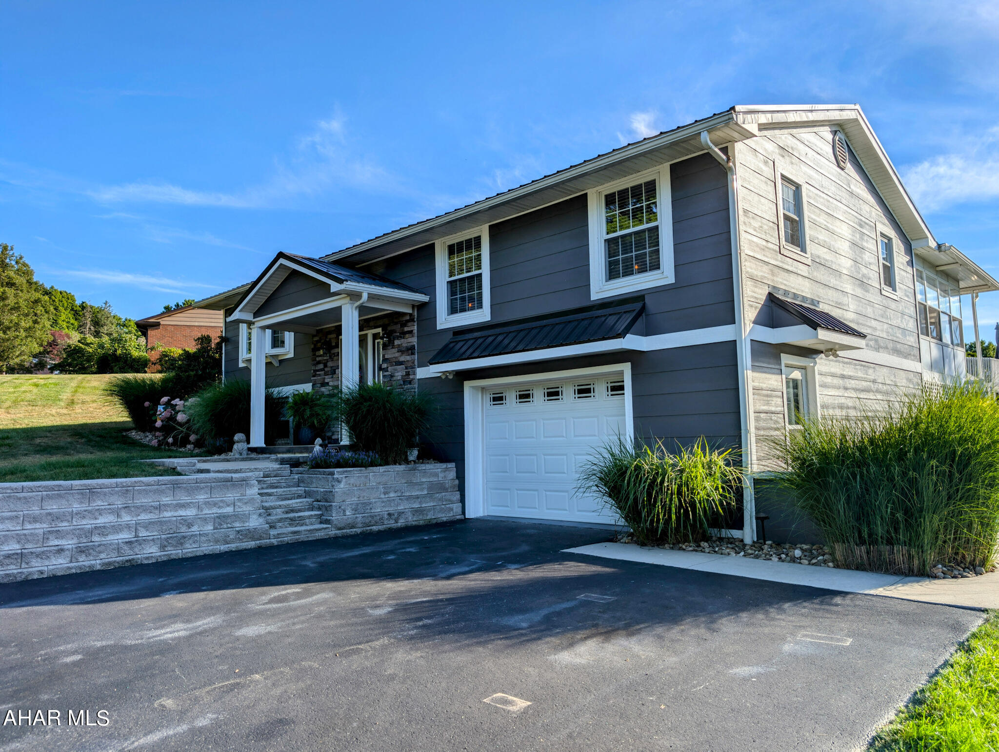 Meadowbrook Terrace - Residential