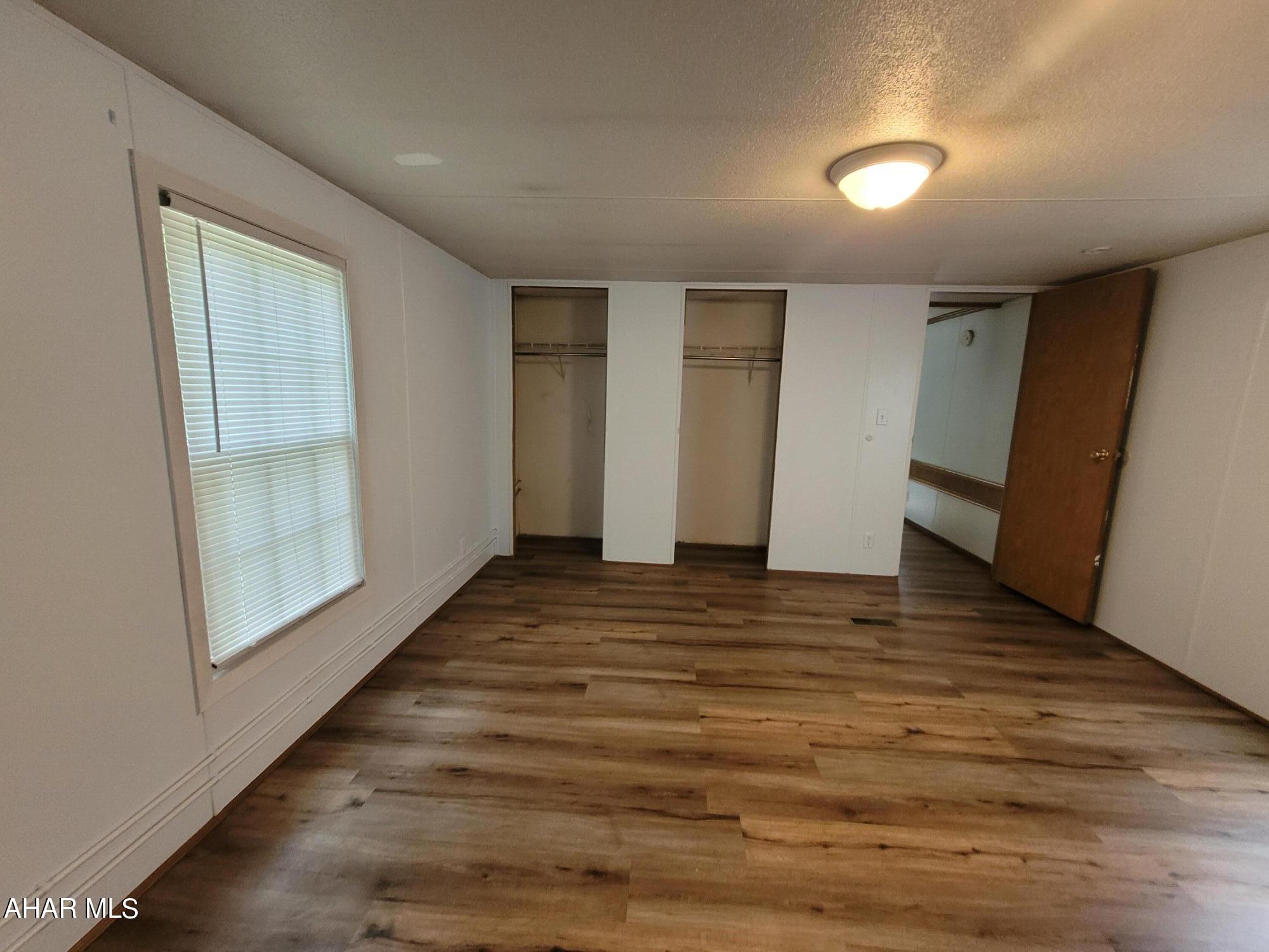 Glendale Yearound - Residential