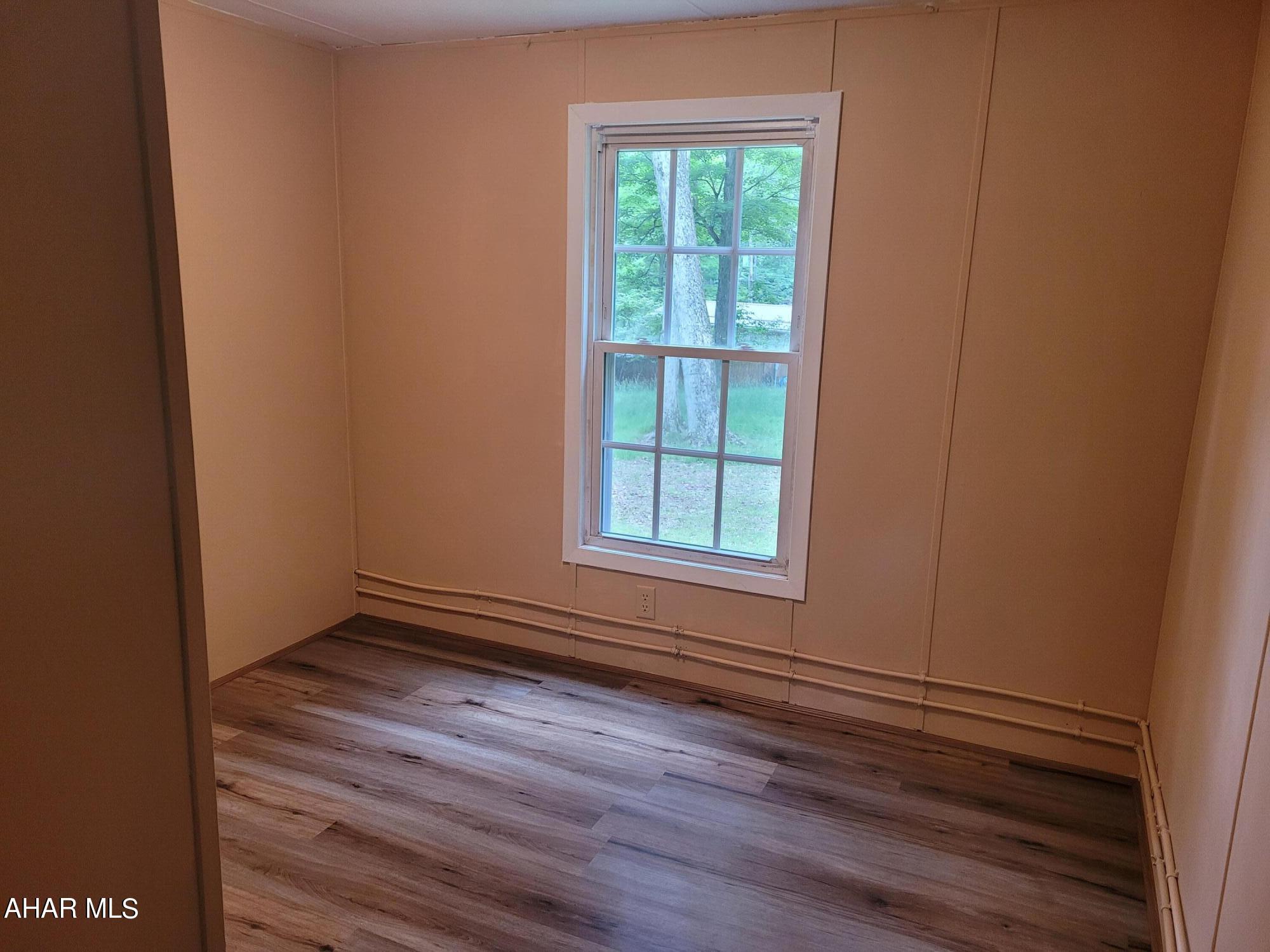 Glendale Yearound - Residential