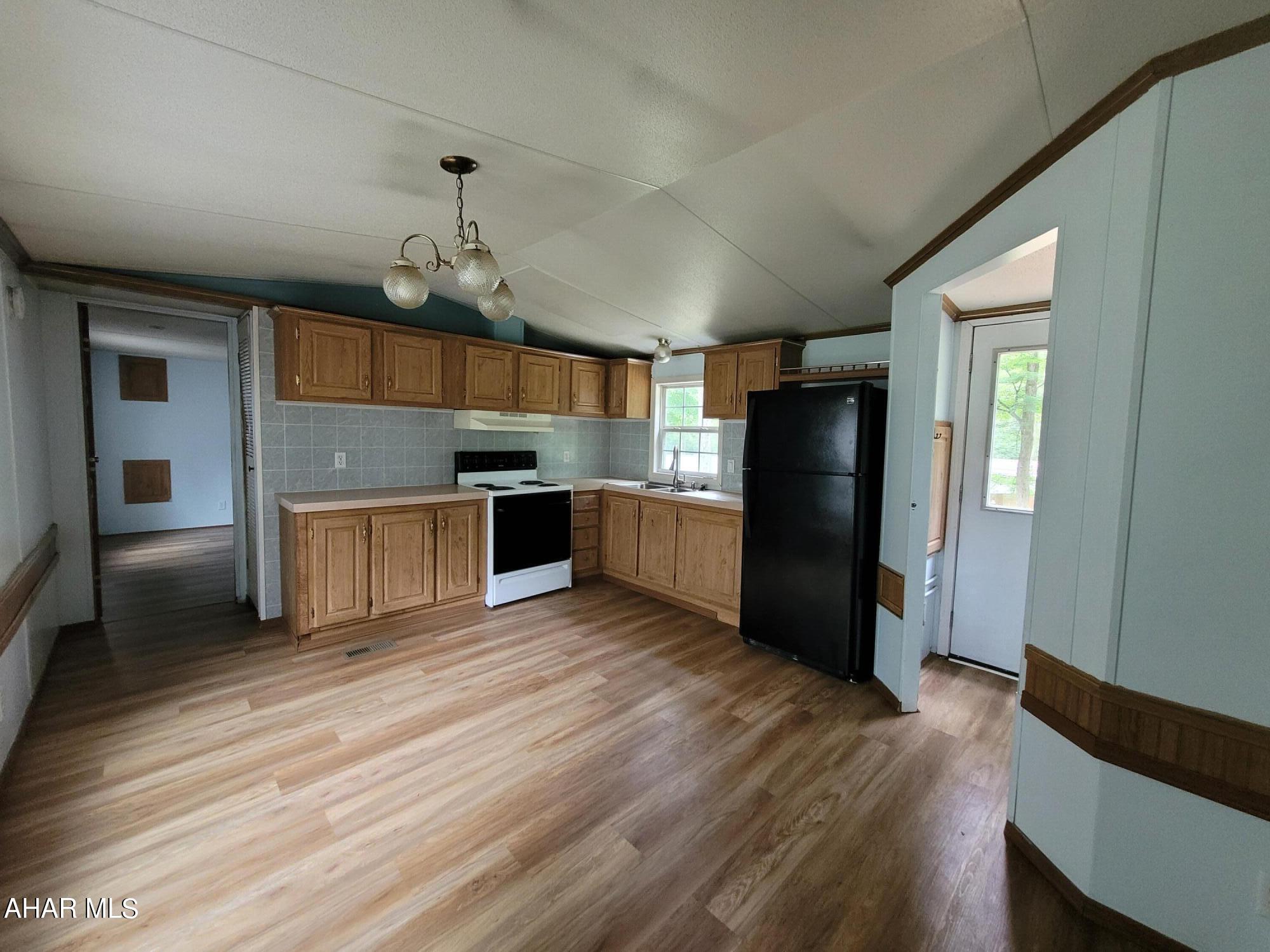 Glendale Yearound - Residential