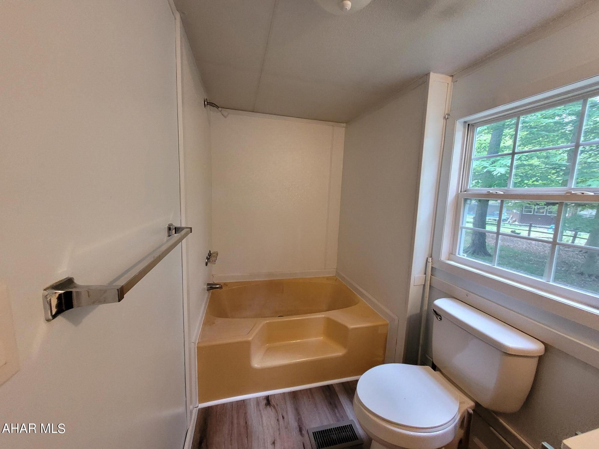 Glendale Yearound - Residential