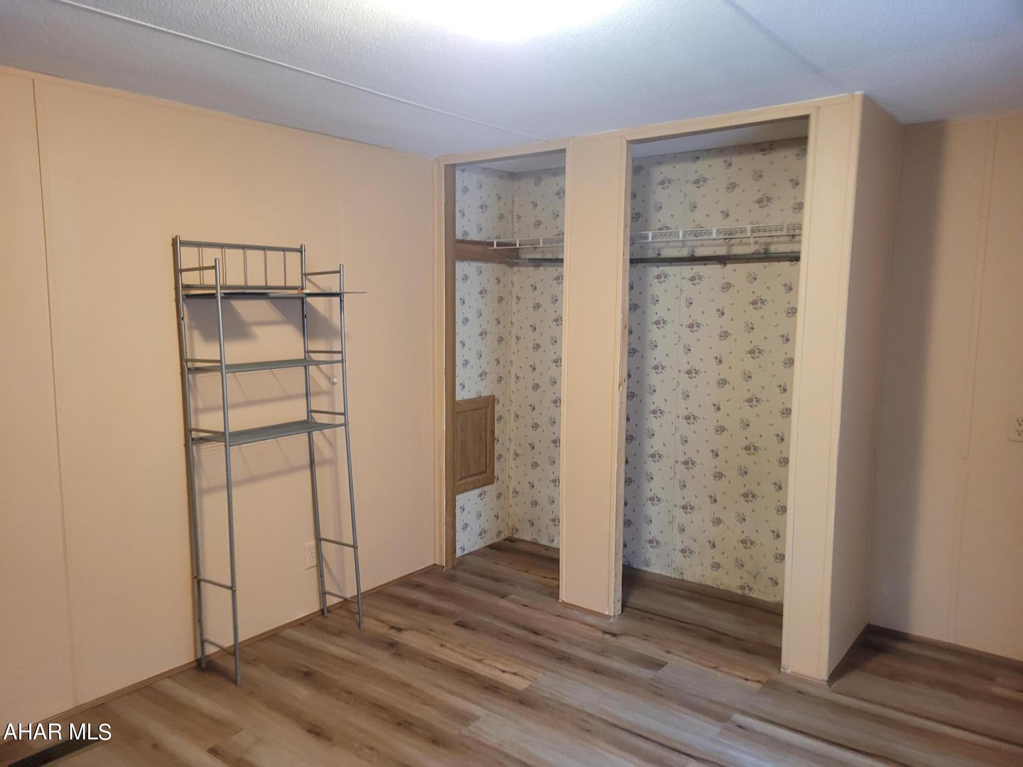 Glendale Yearound - Residential