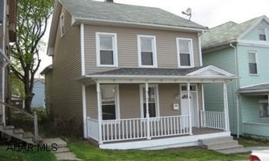 Completely remodeled home.  Must see the interior to appreciate.  Large gorgeous bath w/jacuzzi tub and seperate shower.  Large open eat in kitchen with bar area and seperate dining room.  All appliances are included. Completely remodeled home.  Must see the interior to appreciate.  Large gorgeous bath w/jacuzzi tub and seperate shower.  Large open eat in kitchen with bar area and seperate dining room.  All appliances are included.