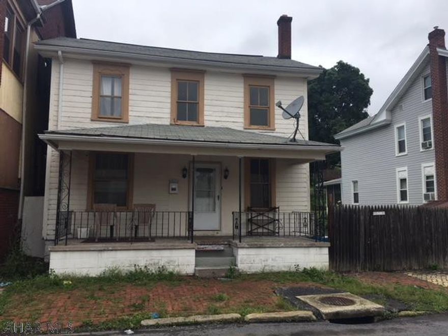 3 bedroom, 2 1/2 bath fixer upper. Kitchen and baths need finished, owner started them both. Being sold 'AS IS'. Owner says furnace does work, just has a gas leak - 'REPAIR NEEDED.' All utilities are turned off - Take a flashlight.
