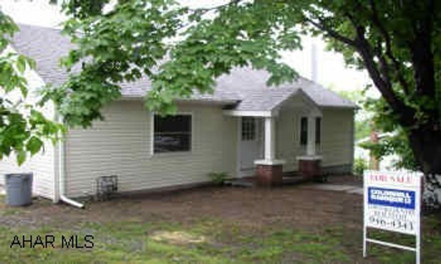 COMPLETELY REMODELED, MODERN KITCHEN/DINING AREA, NEW ROOF, VINYL, SOFFIT, FACIA, PLUMBING AND ELECTRICAL.  ALL NEUTRAL COLORS.  75X120 LOT.