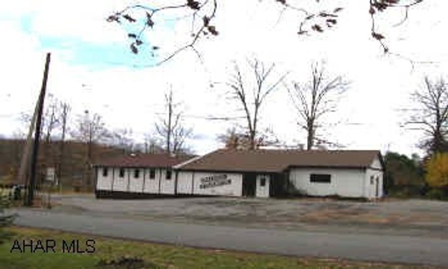 Almost fully equipped bar and restaurant without liquor license. Former Bellmeade Inn. Many possibilities, no zoning.