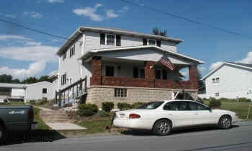 Good Condition, 3 Bedrooms, Basement w/ Family Room & 3/4 Bath Rear Covered Patio/Porch, Modern Kitchen and Bath