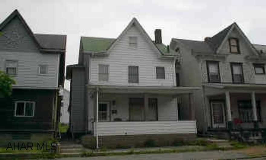 Great 3 bedroom starter good mechanics throughout.