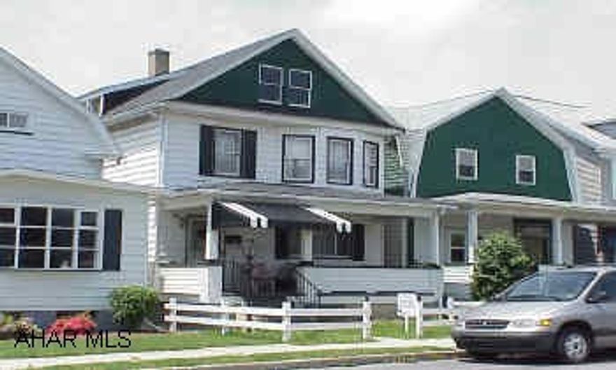 Large home - Finished 3rd floor with additional 2 bedrooms possible.