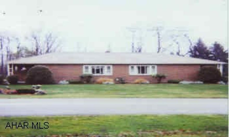 BRICK DOUBLE RANCHER. GREAT LOCATION. GREAT CONDITION. LARGE LOT.  BRICK DOUBLE RANCHER SAYS IT ALL. GREAT CONDITION, GREAT LOCATION, GREAT INVESTMENT. LARGE LEVEL LOT, NEW MECHANICS, 2 BEDROOMS, 1 BATH EACH SIDE. SCREENED PORCH.