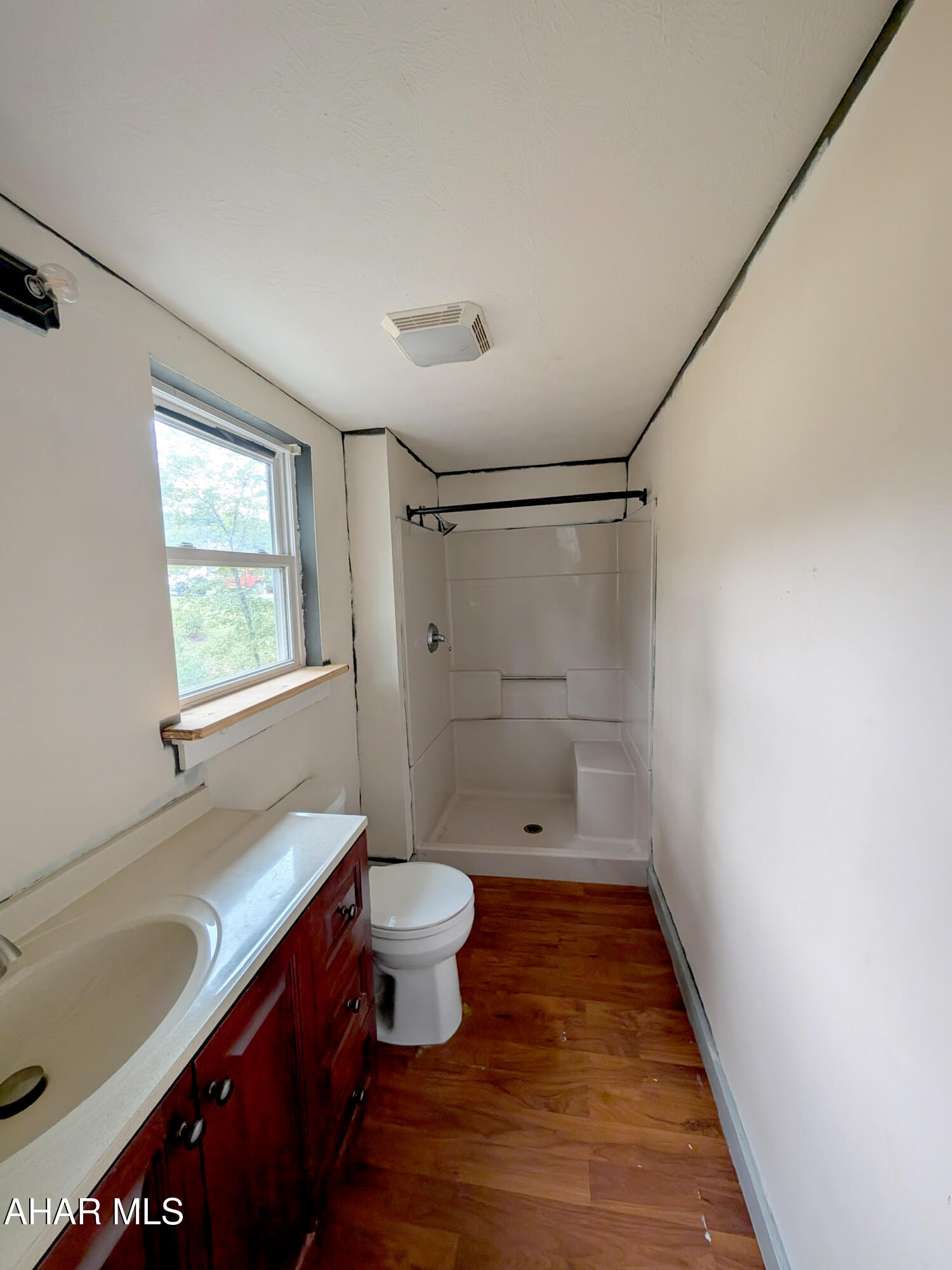 Saxton - Residential