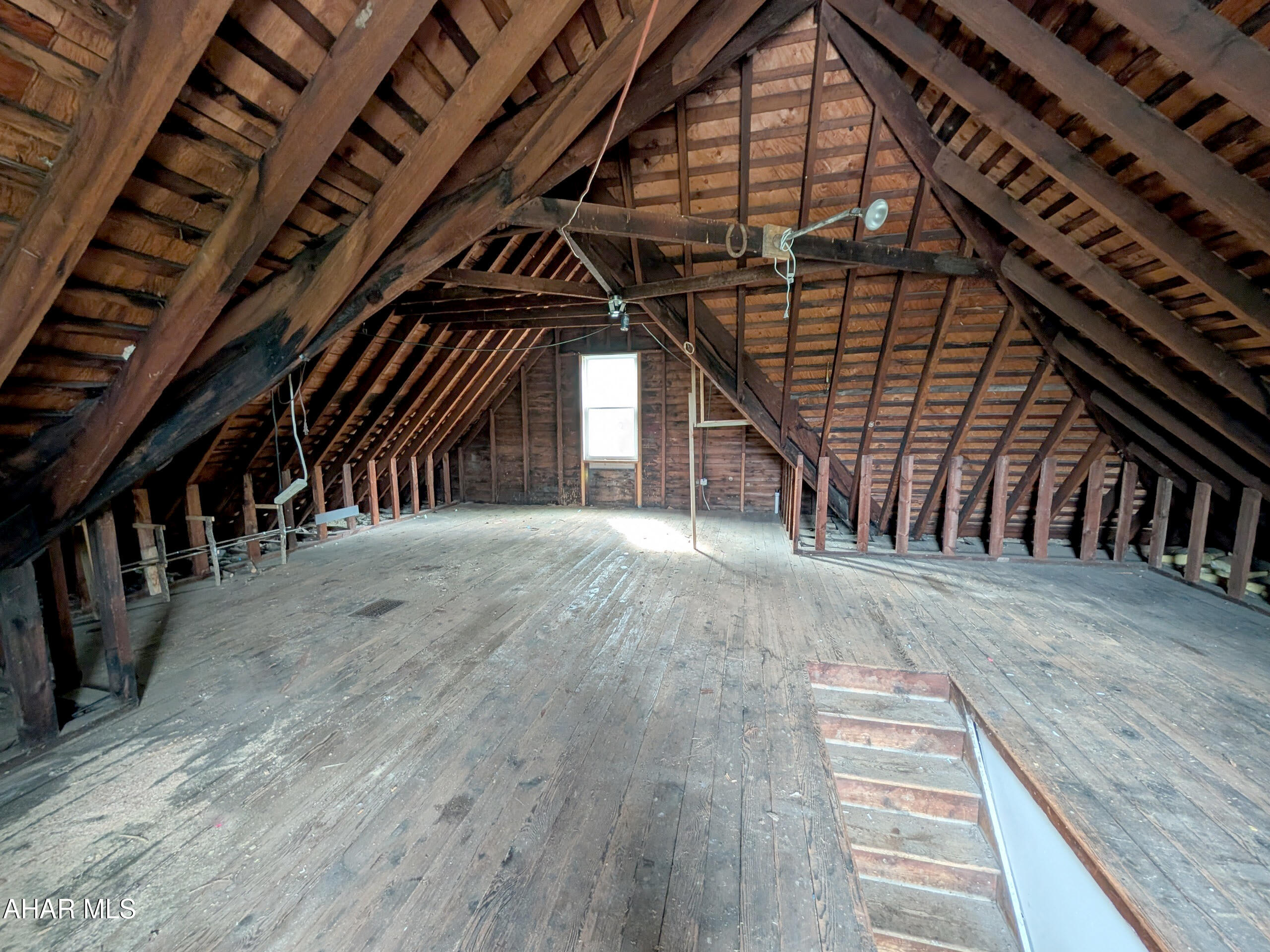 Saxton - Residential