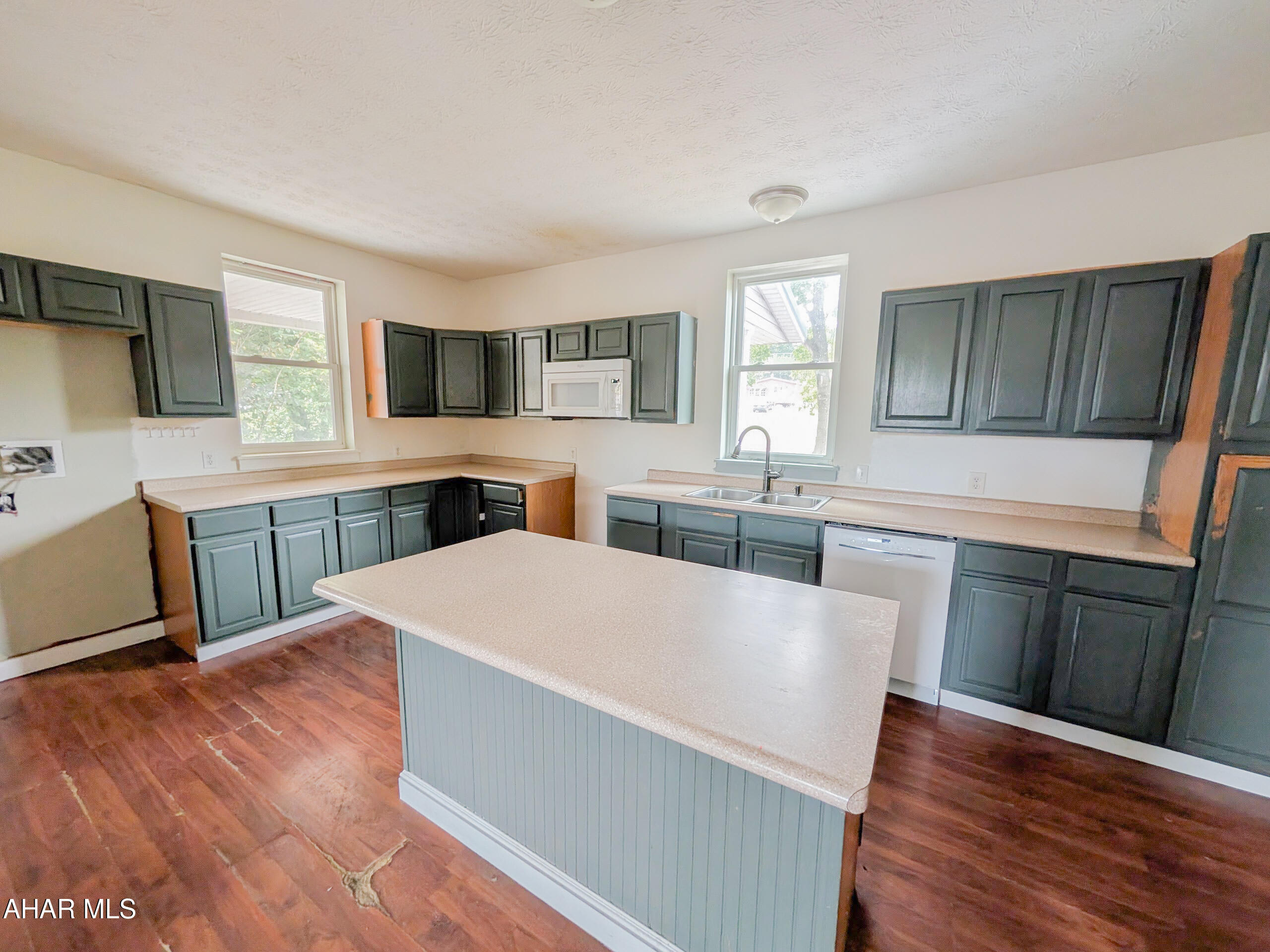 Saxton - Residential