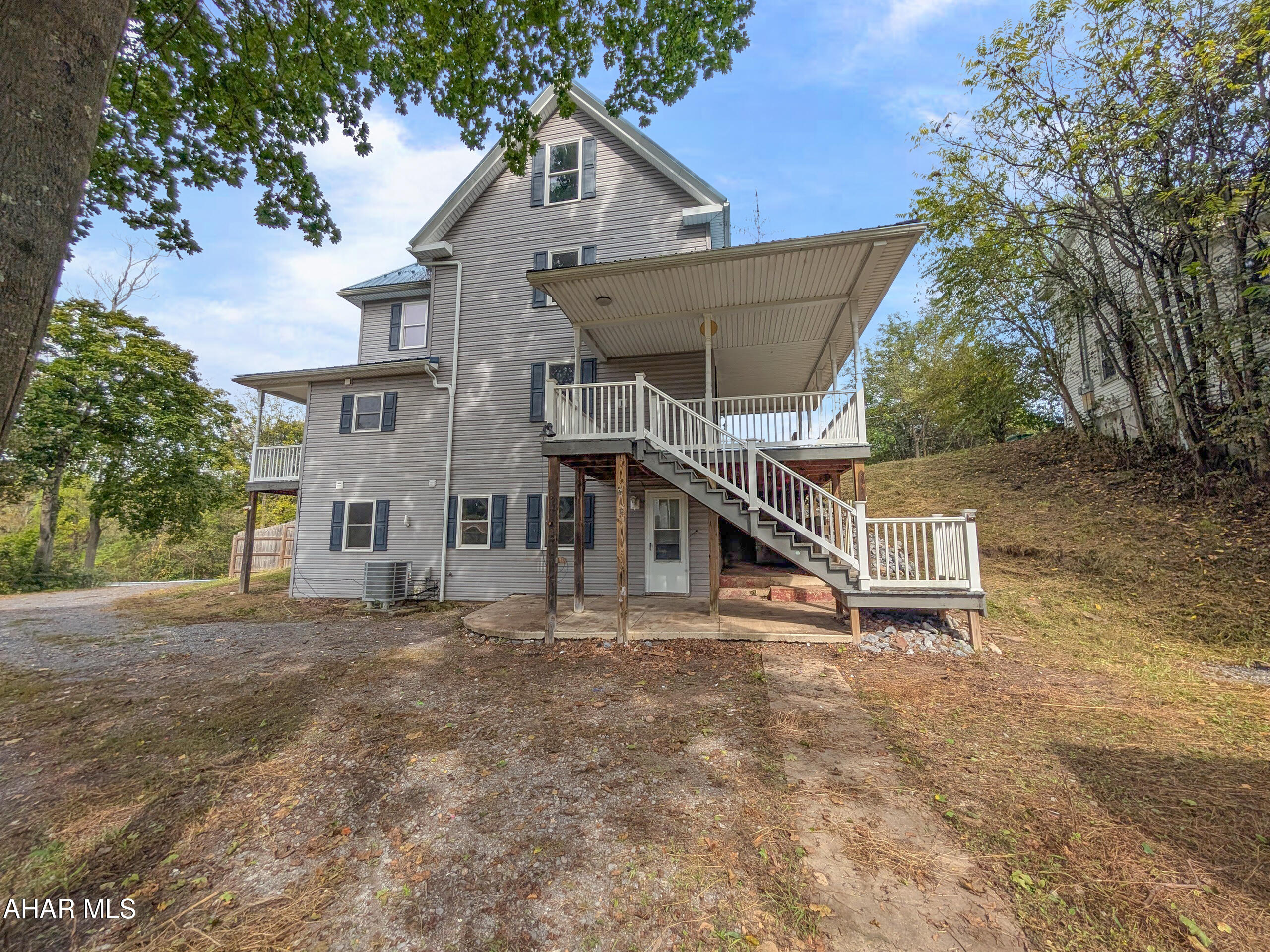 Saxton - Residential