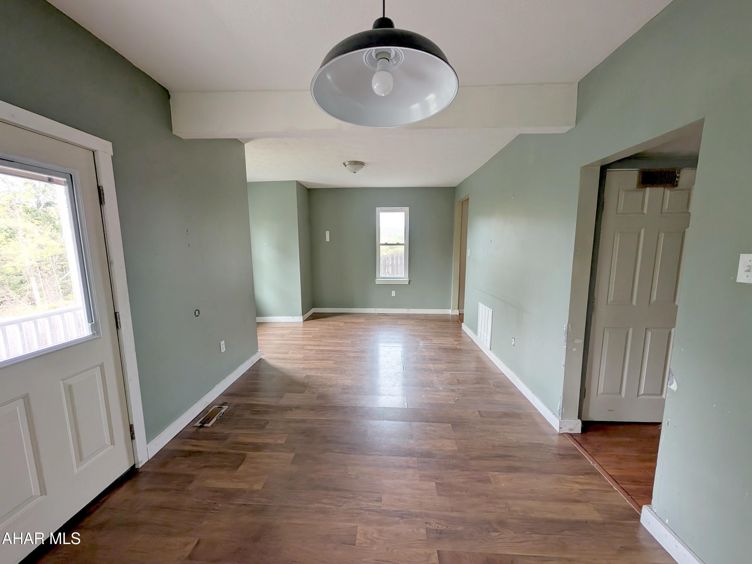 Saxton - Residential