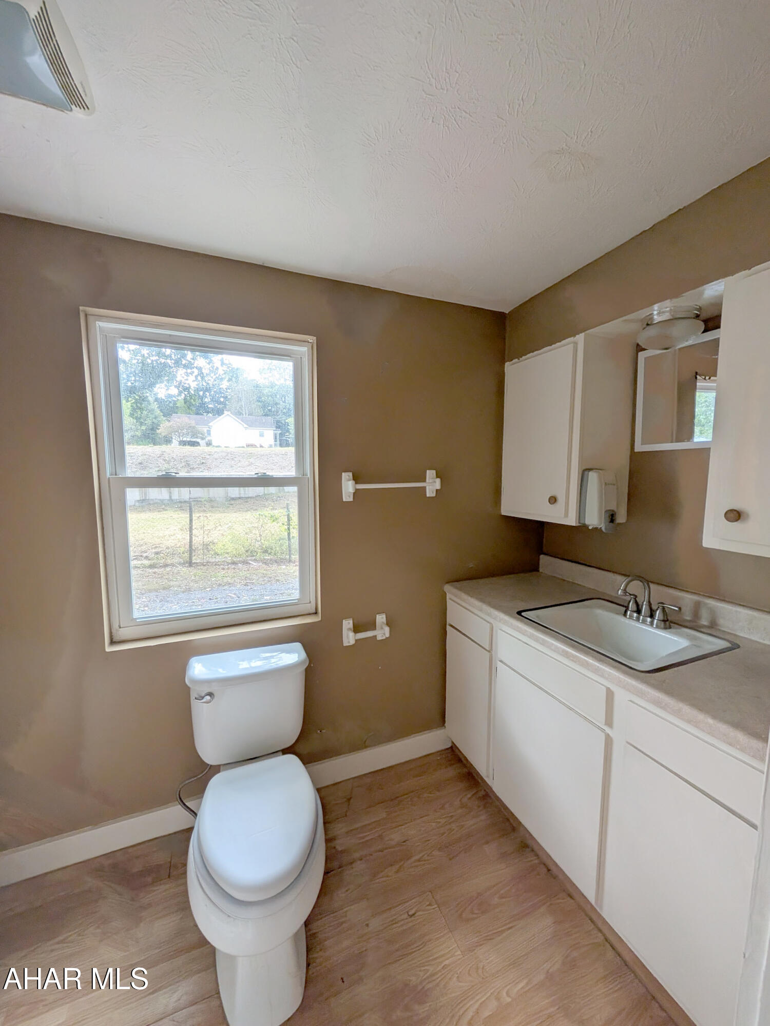 Saxton - Residential