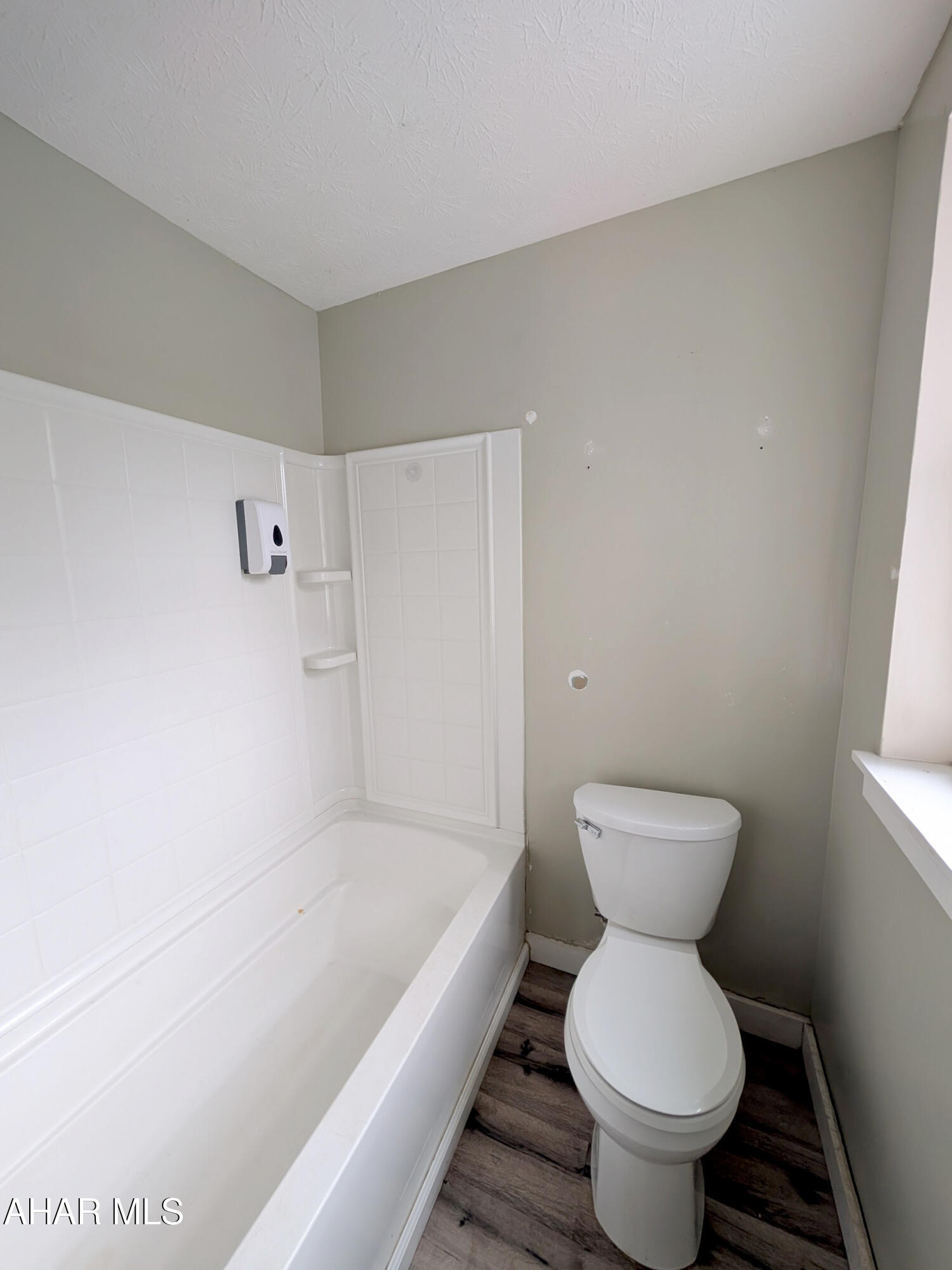 Saxton - Residential