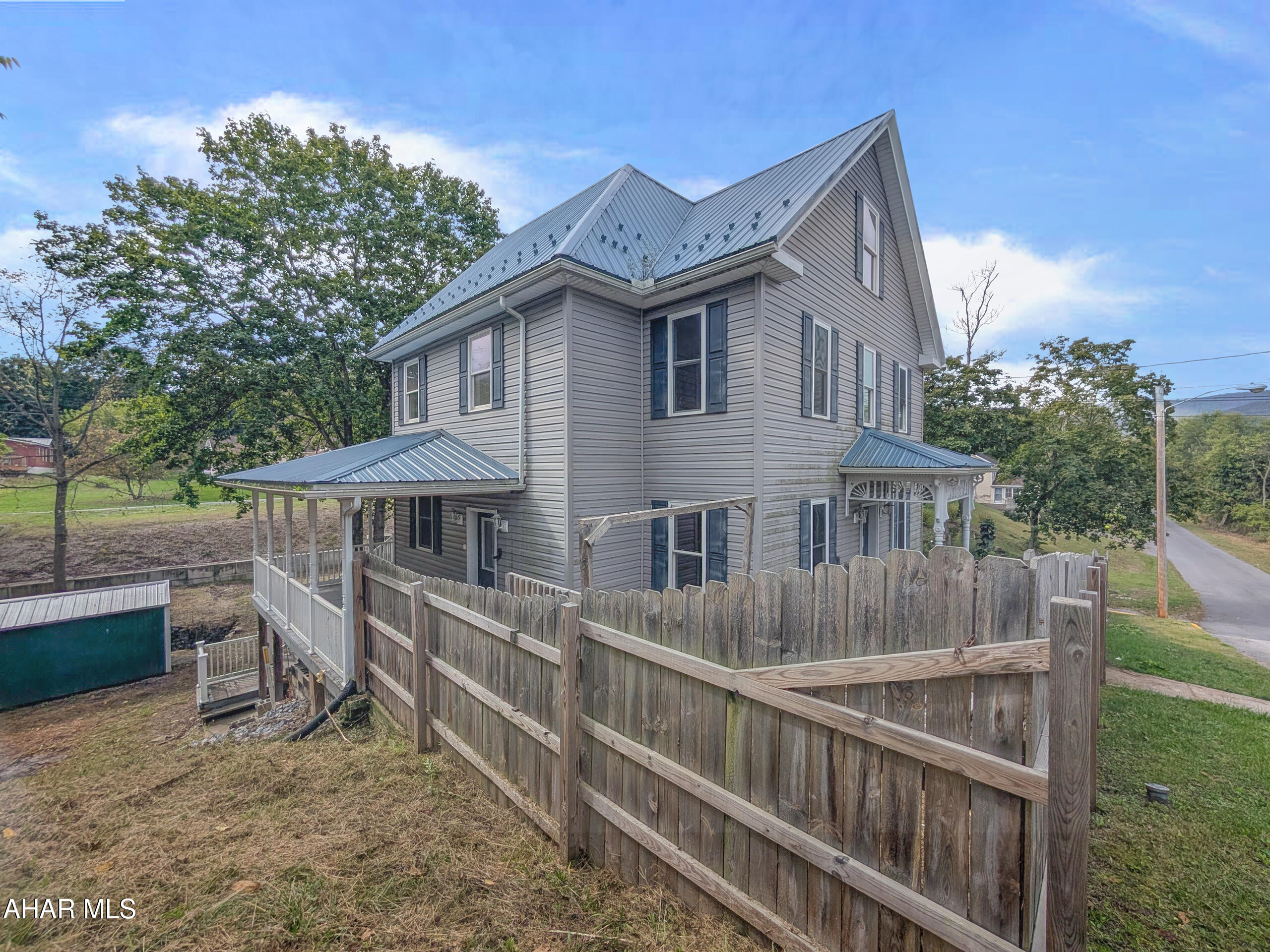 Saxton - Residential