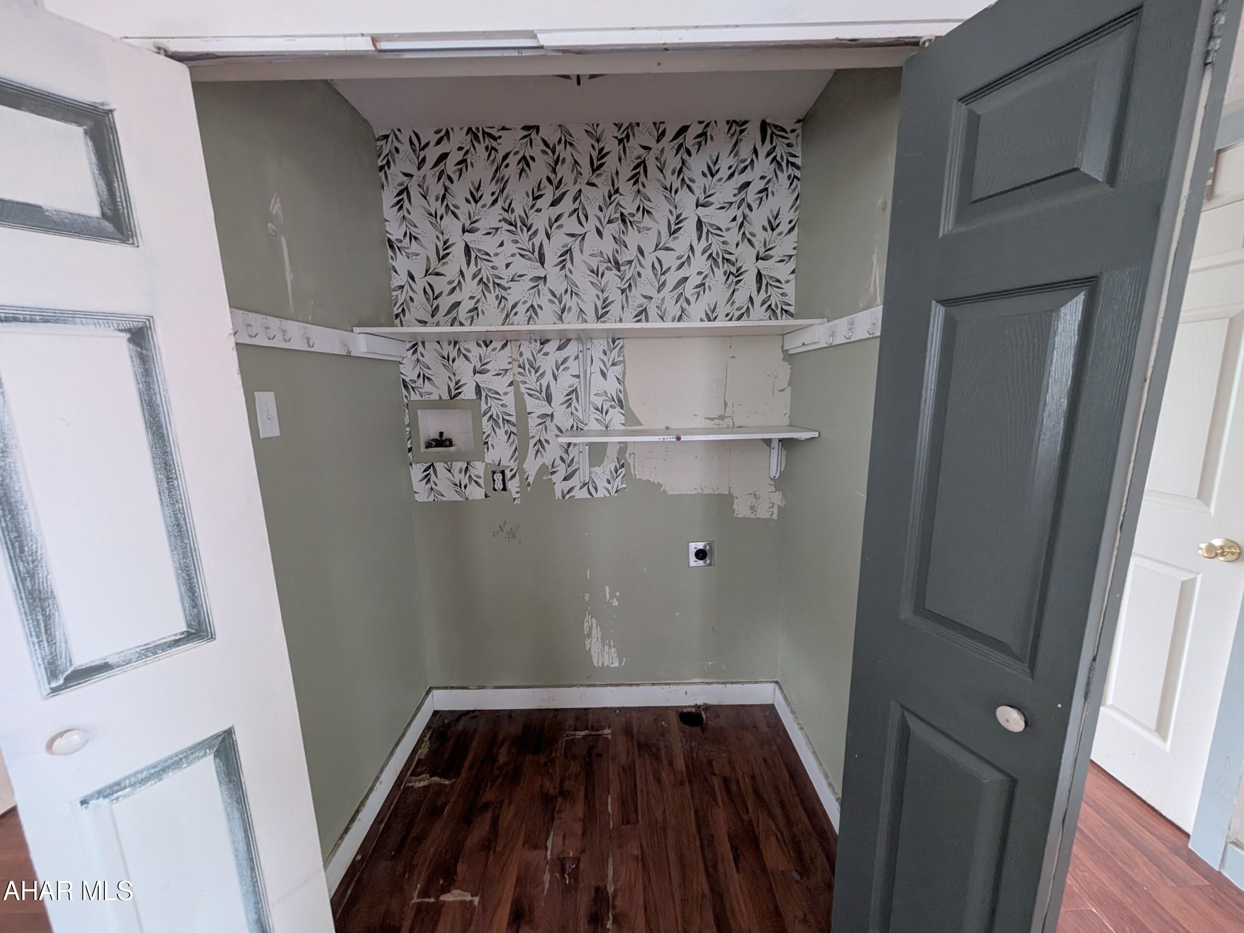 Saxton - Residential